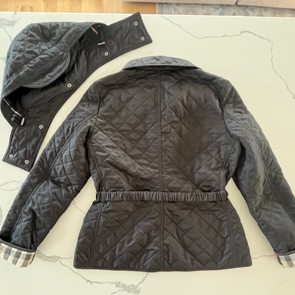 Burberry Black Quilted Belted Jacket w/ Detachable Hood - Fitted Silhouette Sz S - Picture 8 of 16